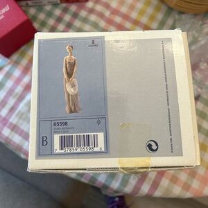 Vintage Lladro Figurine, Bridesmaid. #5598.